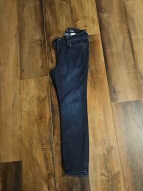 Amazon Women's Skinny Jeans in Dark Navy